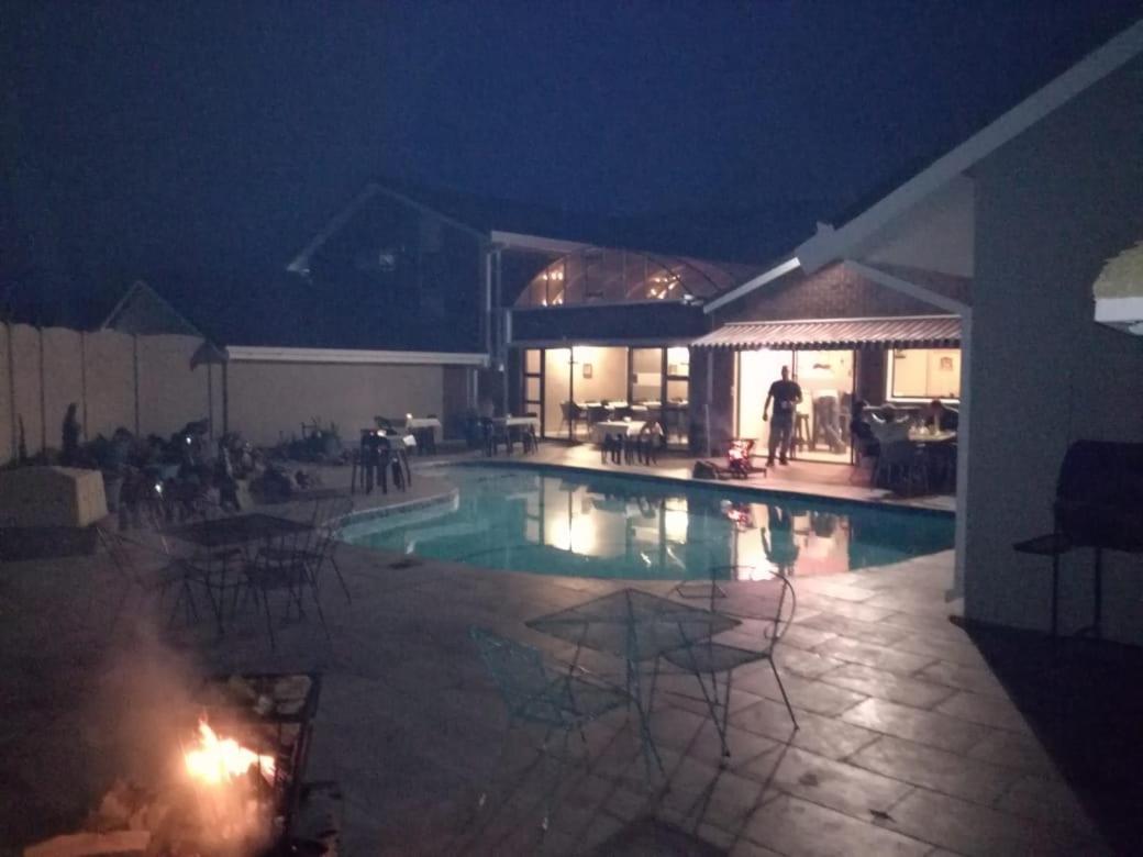 Skylight Lodge Harrismith Exterior photo