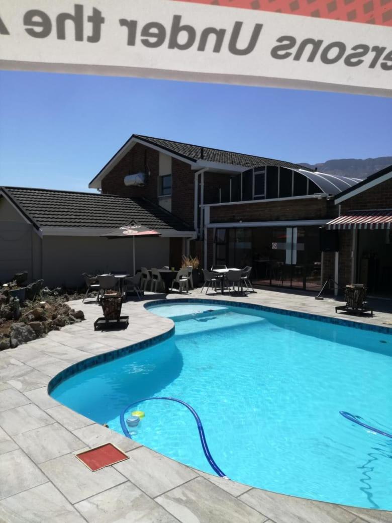 Skylight Lodge Harrismith Exterior photo